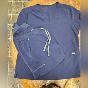 Figs NAVY Blue Scrub Set XL/XLP Womens